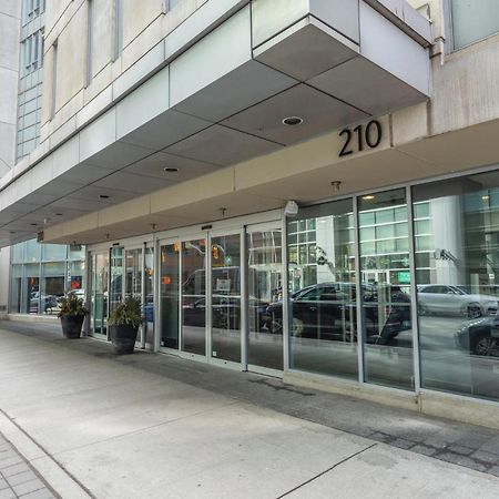 Modern 2-Bedroom Condo W Floor To Ceiling Windows Toronto Exteriér fotografie