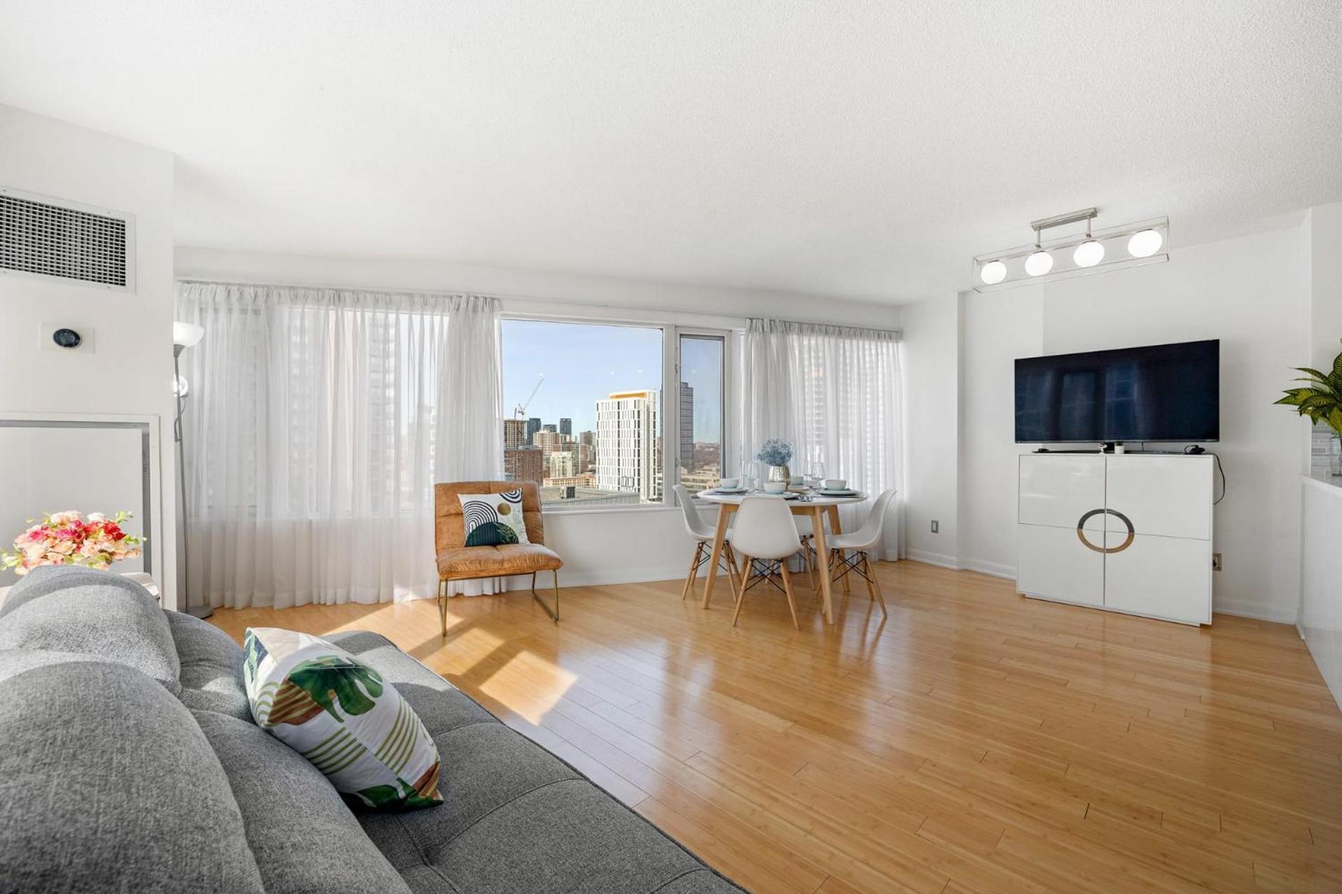 Modern 2-Bedroom Condo W Floor To Ceiling Windows Toronto Exteriér fotografie
