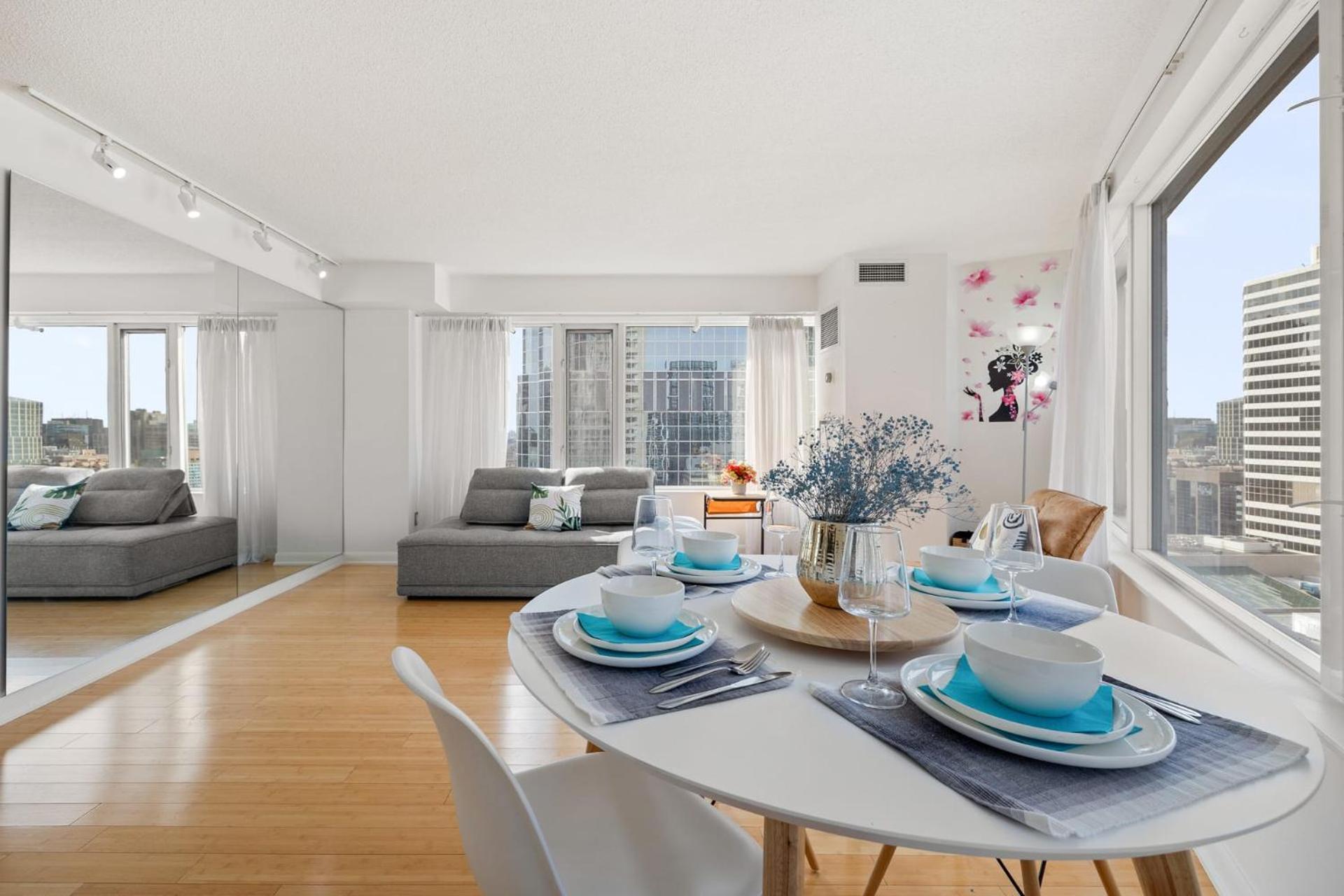 Modern 2-Bedroom Condo W Floor To Ceiling Windows Toronto Exteriér fotografie