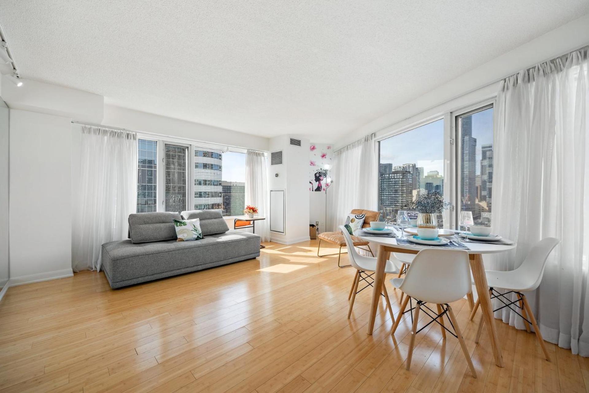 Modern 2-Bedroom Condo W Floor To Ceiling Windows Toronto Exteriér fotografie