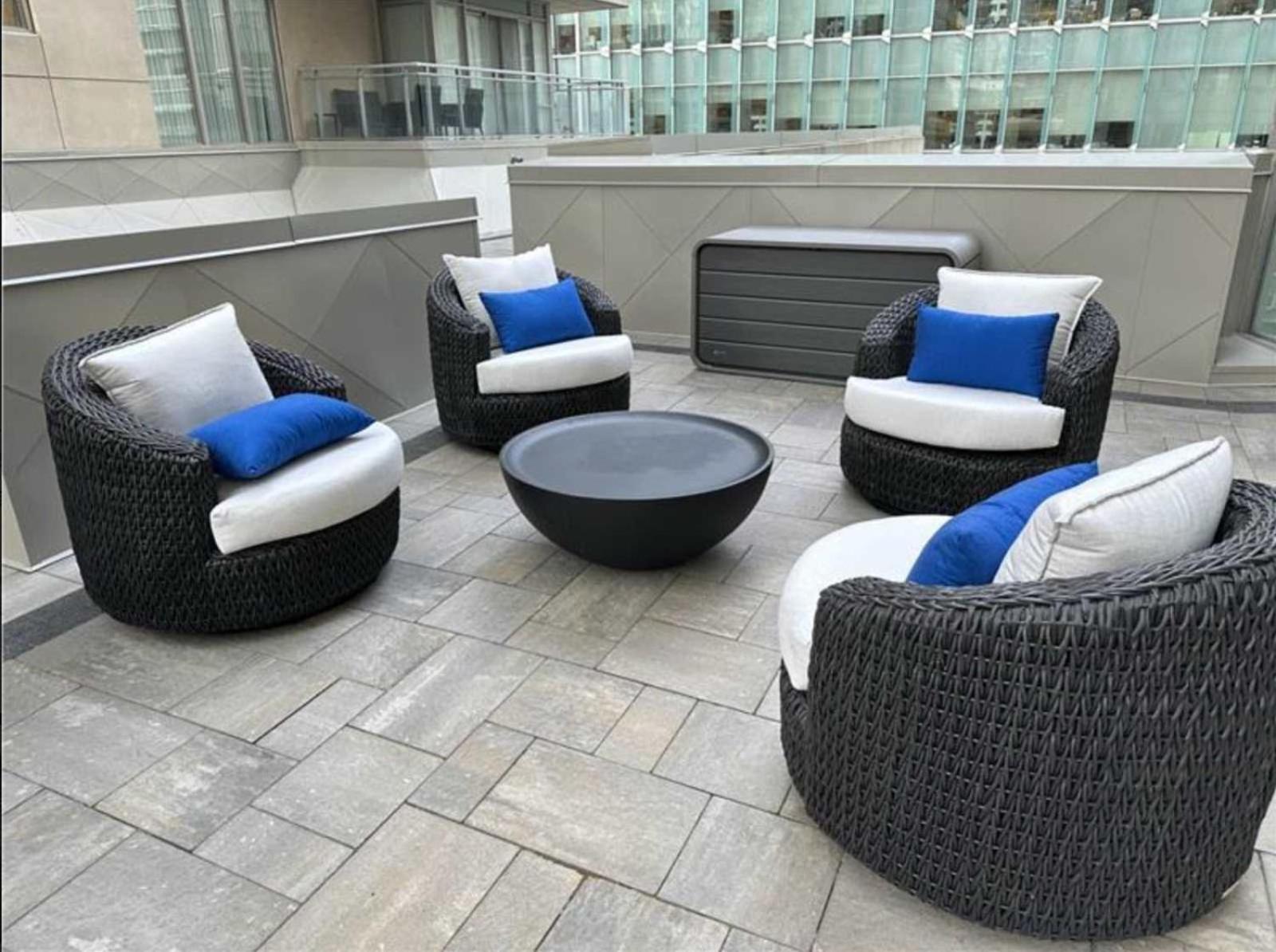 Modern 2-Bedroom Condo W Floor To Ceiling Windows Toronto Exteriér fotografie